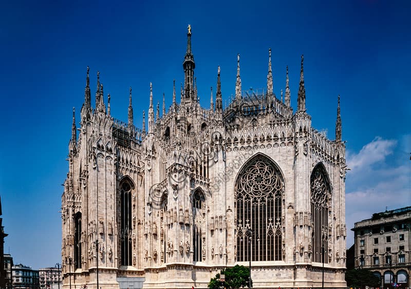 Veduta architettonica delle absidi del Duomo di Milano fotografate da sud-est